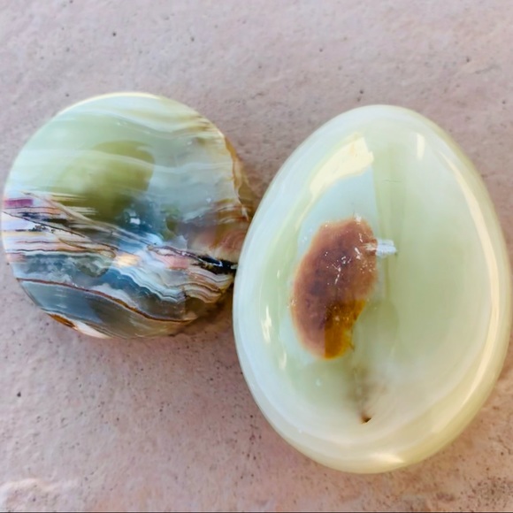 Banded Green Onyx Crystal Egg w. Matching Stand - Picture 4 of 6